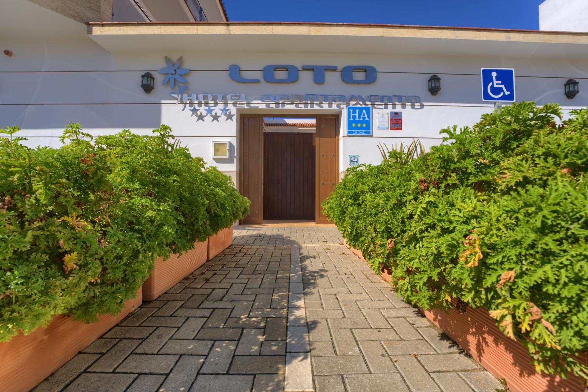 Hotel Apartamentos Loto Conil Conil De La Frontera Exterior photo