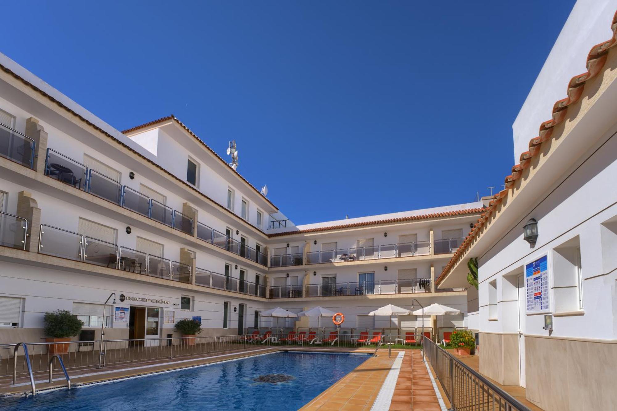 Hotel Apartamentos Loto Conil Conil De La Frontera Exterior photo