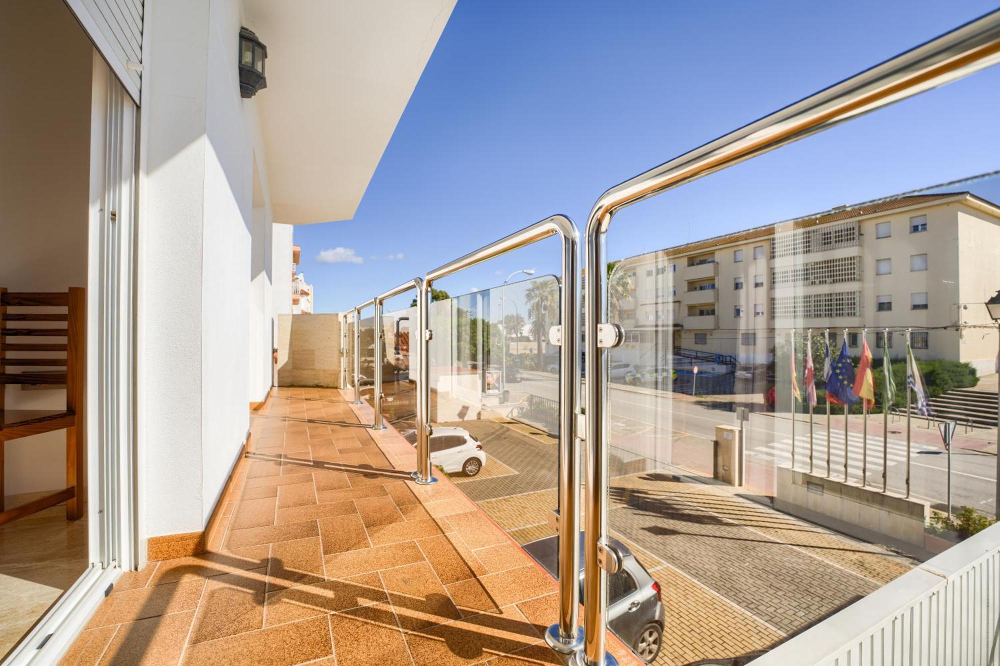 Hotel Apartamentos Loto Conil Conil De La Frontera Exterior photo