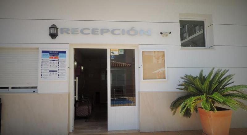 Hotel Apartamentos Loto Conil Conil De La Frontera Exterior photo